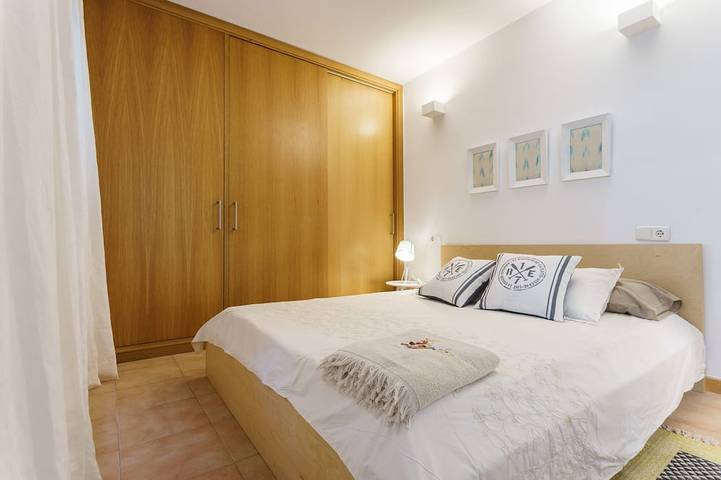 Komfortables Dorfhaus komplett mit Innenhof renoviert, 4 Personen. in Pollença Stadt, Pollença
