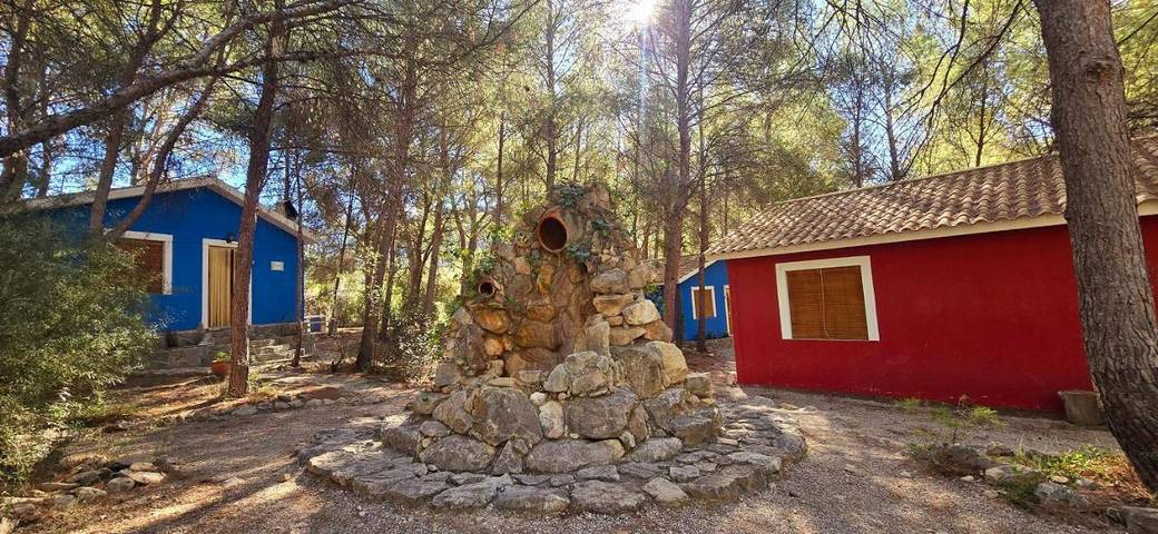 Casa rural para 4 personas, con jardín y vistas además de piscina y piscina para niños en Blanca