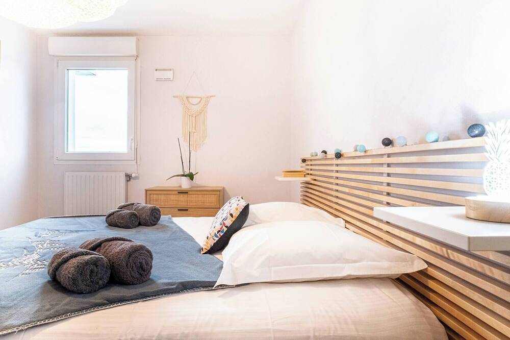 Ganze Wohnung, Annecy \"L'Elégance\": Large Room/Parking in Annecy-le-Vieux, Annecy (Gemeinde)
