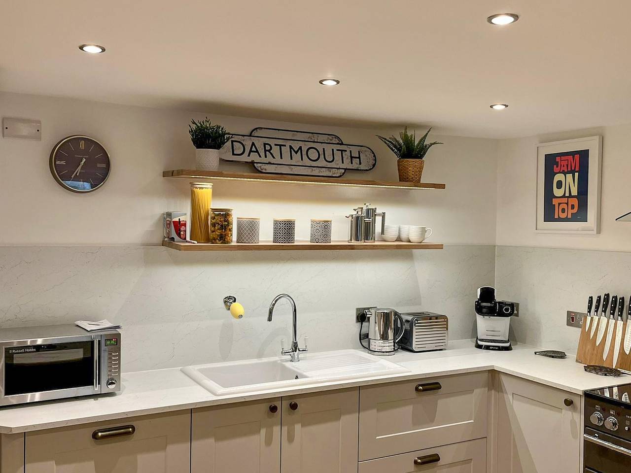 April Cottage in Dartmouth, Devon