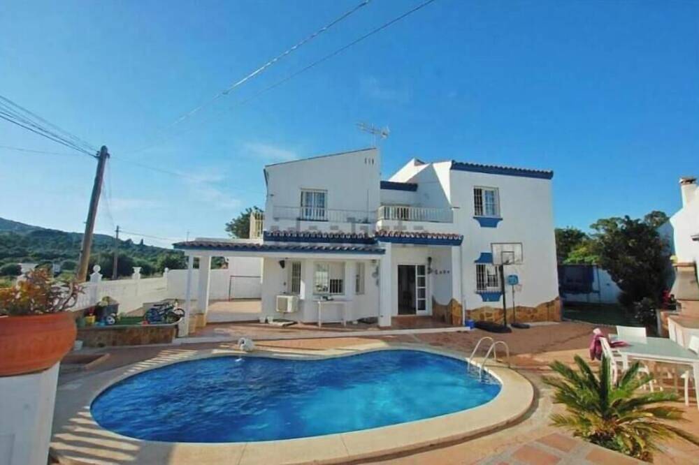 House Famara, in Malaga for family and friends pool in Churriana, Málaga