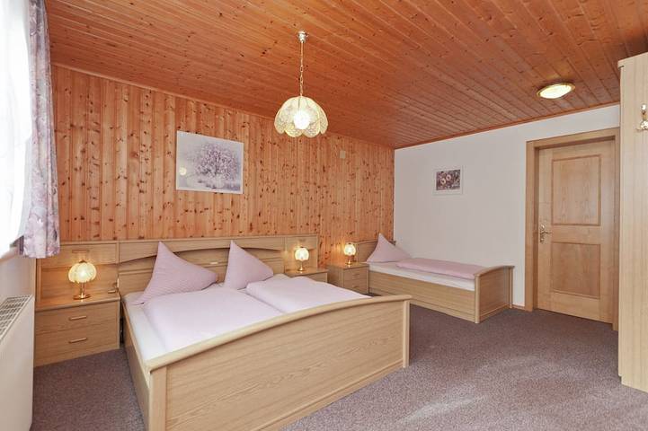 Hütte für 4 Personen, mit Terrasse im Montafon - 2