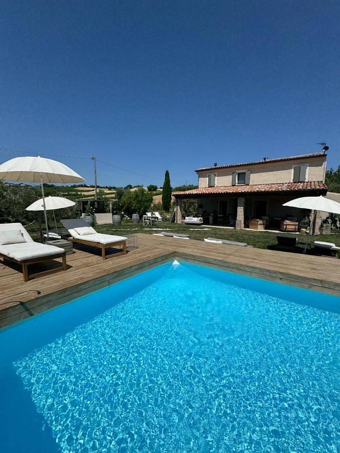 Casa vacanza per 2 persone, con Terrazza e Idromassaggio nonché Giardino e Piscina a Coriano