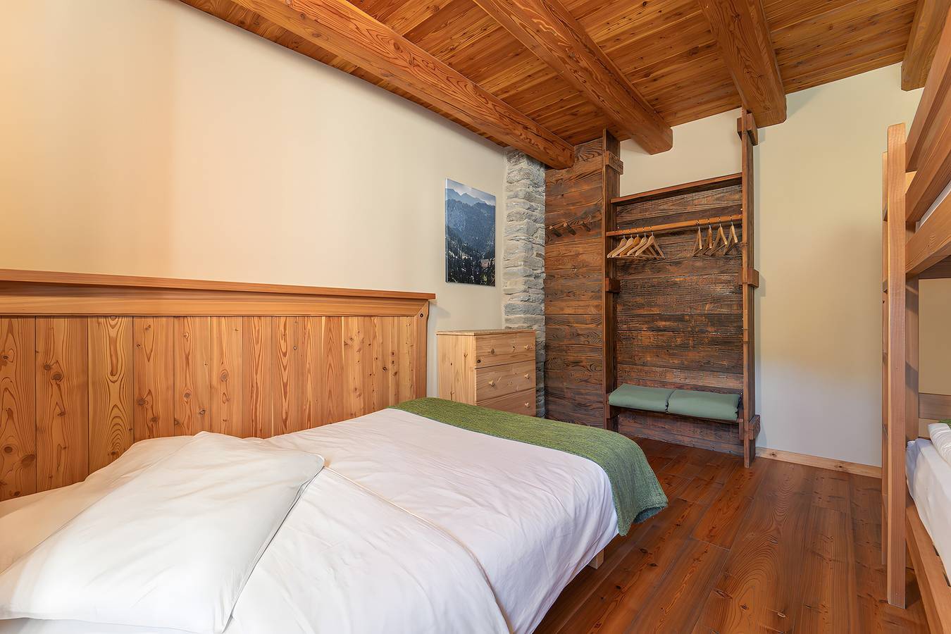 Chalet 'Civico 12' with Mountain View, Shared Garden and Wi-Fi in Marmora, Cuneo Province