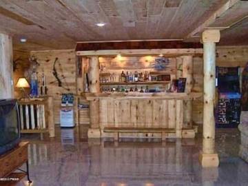 Lodge for 16 Guests in Lake Wallenpaupack, Pocono Mountains, Picture 1