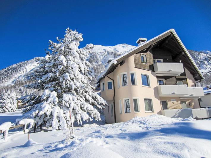 Ferienwohnung für 3 Personen, mit Balkon und Garten in Pontresina - 2