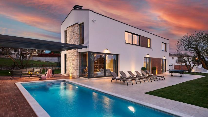 Ferienhaus für 8 Personen, mit Sauna und Garten sowie Pool