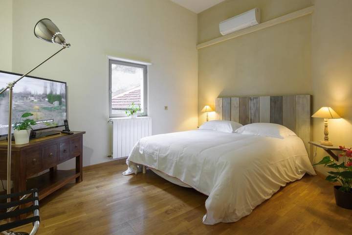 Gîte pour 2 personnes dans Office De Tourisme D Arles Camargue - 2