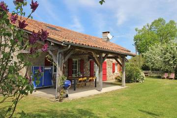 Gîte pour 9 Personnes dans Saint-Mathieu, Région de Rochechouart, Photo 2