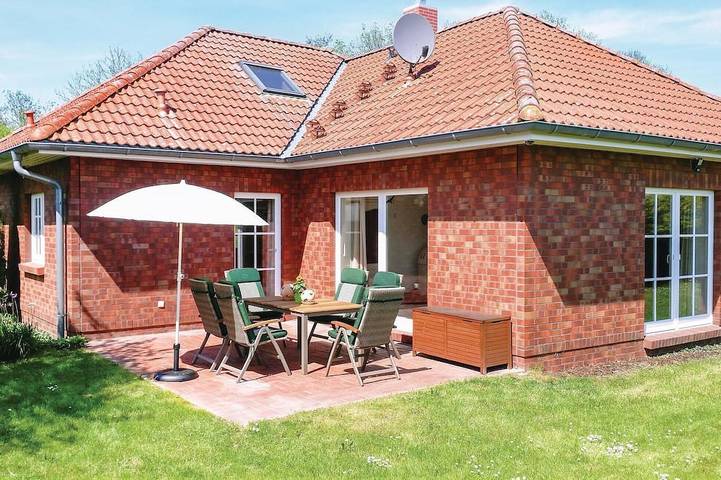 Ferienhaus für 6 Personen, mit Terrasse und Garten in Ahrenshagen-Daskow