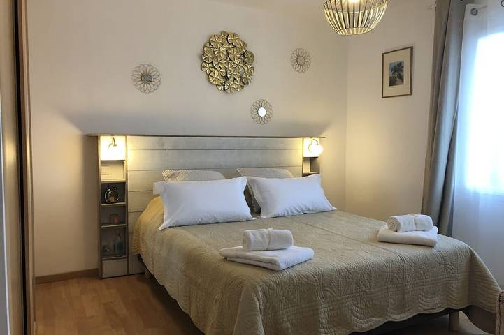 Ganze Wohnung, Große ruhige T3 - Terrasse - Garten - Panoramablick auf die Bucht von La Ciotat in La Ciotat, Marseille und Umgebung