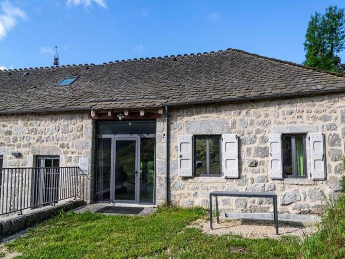 Gîte pour 24 personnes, avec balcon et sauna ainsi que piscine et jacuzzi, adapté aux familles à Saint-Amans - 4