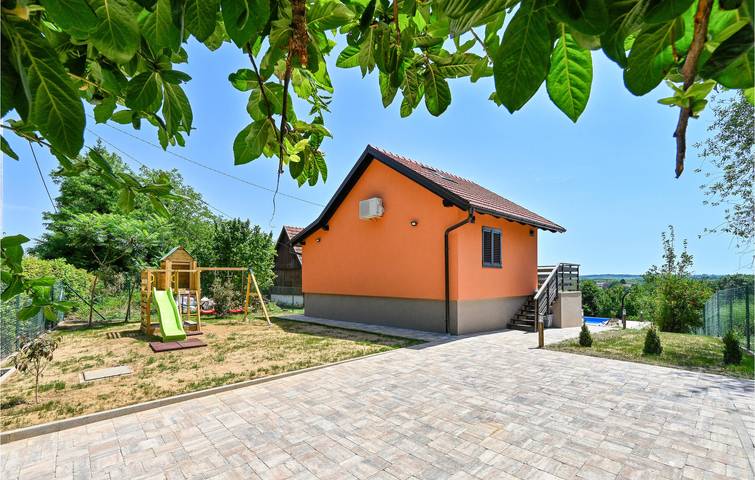 Geräumige 85 m² große Wohnung mit Pool, WLAN und Parkplatz in Kapela, Bjelovar-Bilogora