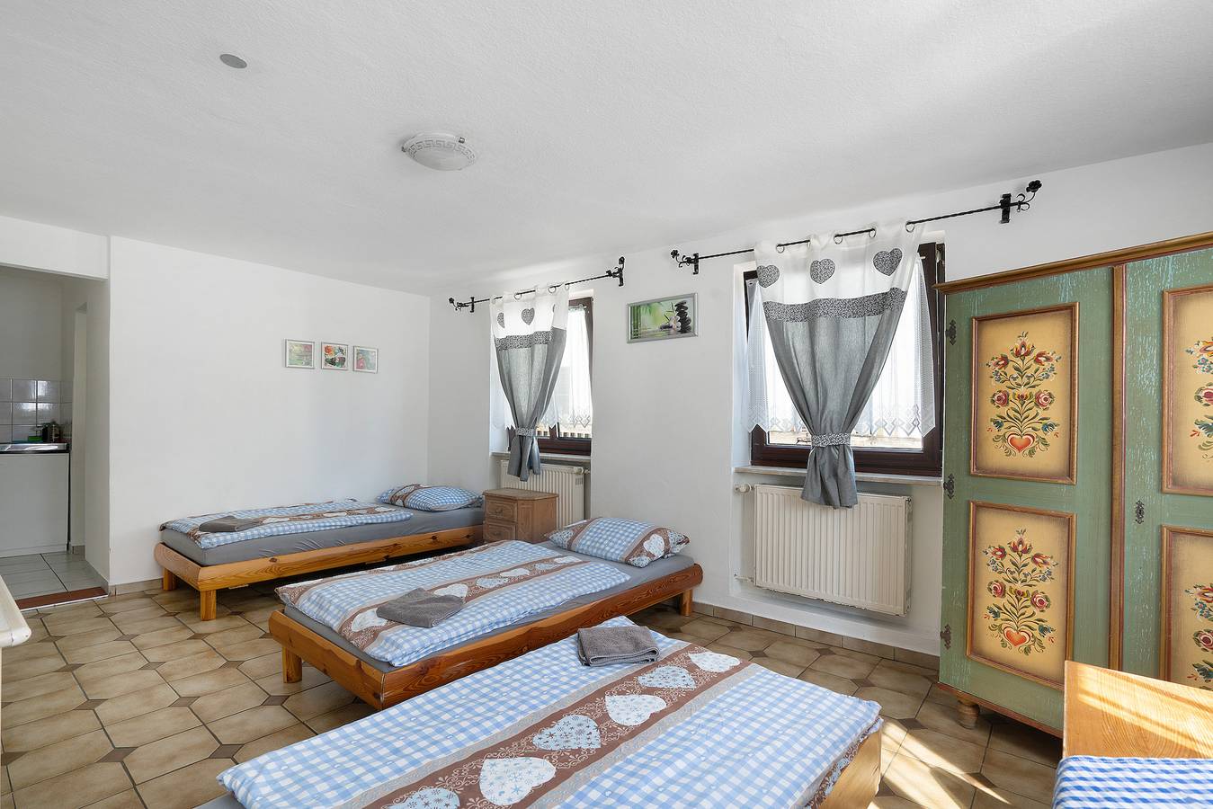 Knödelhof ‘Room 9’ 3-bed room with shared terrace and Wlan in Putzbrunn, Upper Bavaria