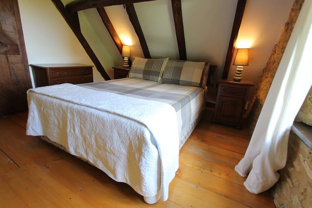 Charming Individual cottage\" La Petite Grange\" for maximum 4 people in Puybrun, Lot