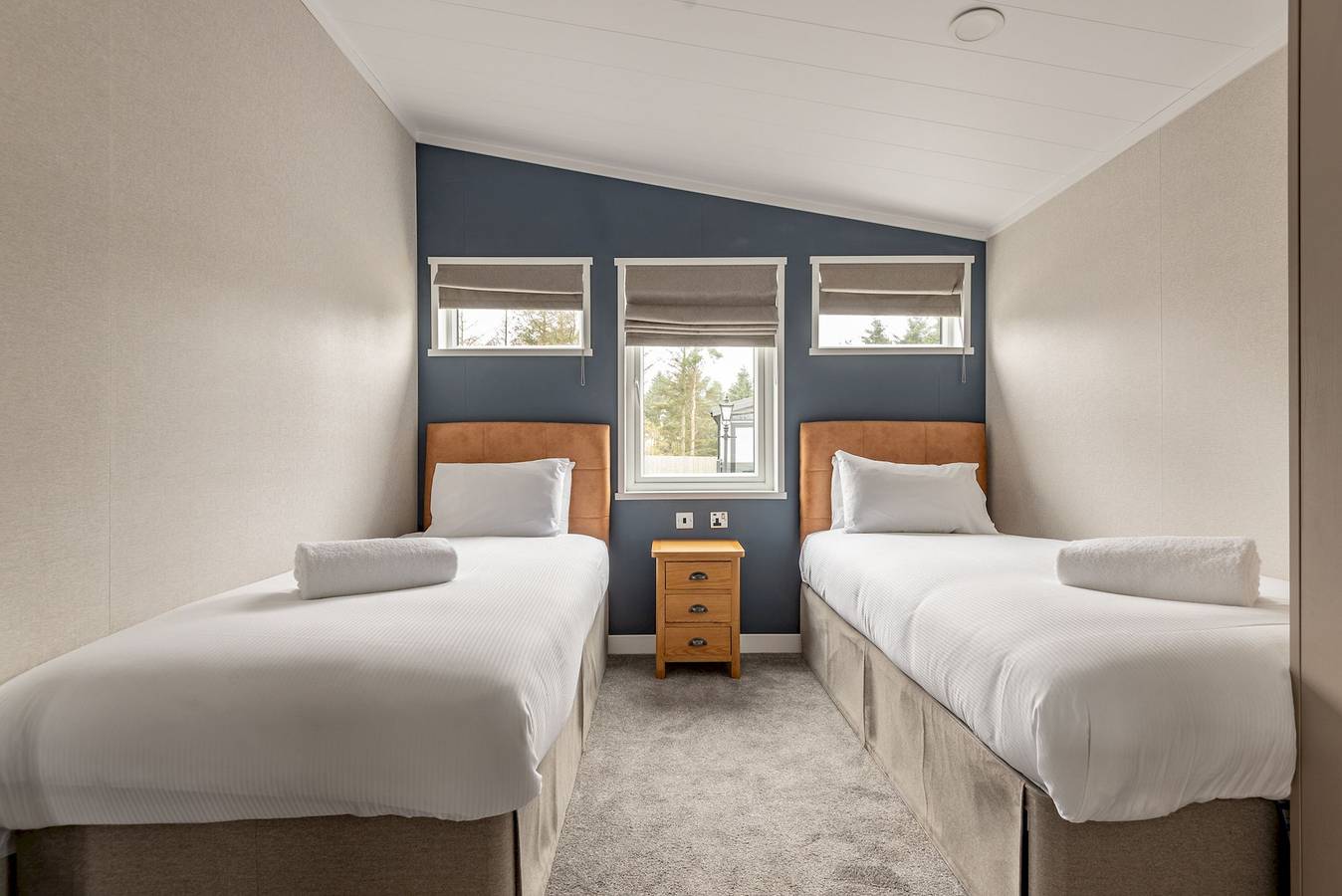 Lodge No 85 | Hot Tub | Stewart's Resort Cameron in Fife region