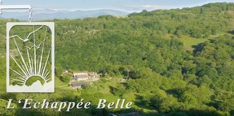 Chambre d’hôte pour 2 personnes, avec terrasse ainsi que jardin et vue, animaux acceptés dans Parc naturel régional des Pyrénées ariégeoises