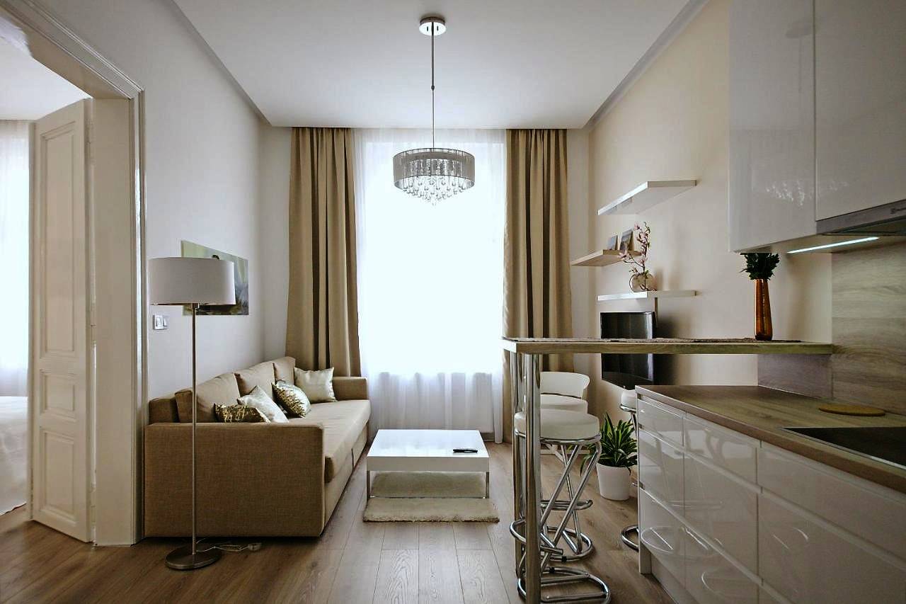 Geheel appartement, Luxury Center Apt. Charles bridge walking distance in Smíchov, Praag