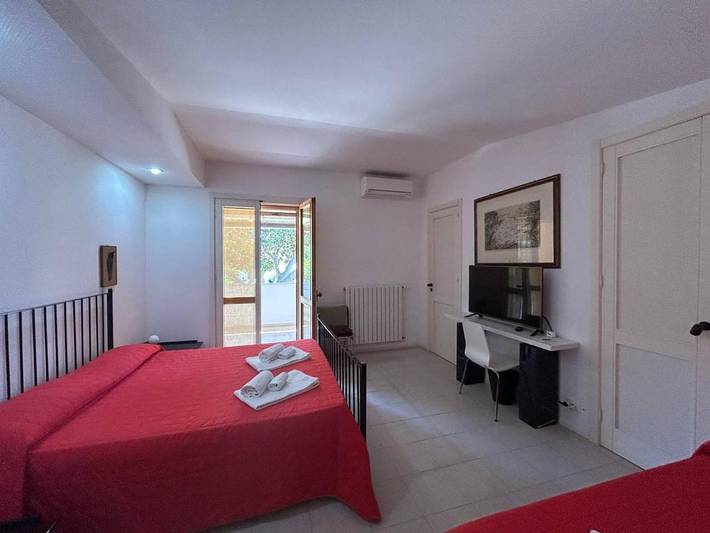Agriturismo per 2 persone, con Balcone e Terrazza nonché Giardino e Piscina a Pozzallo