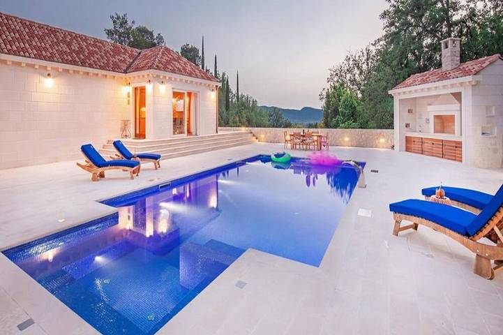Villa pour 6 personnes, avec Jacuzzi et Terrasse