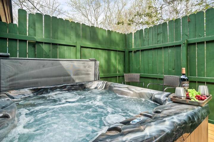 Chalet pour 4 personnes, avec jacuzzi et terrasse - 1