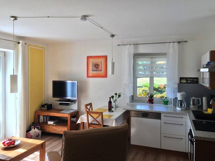 Ferienwohnung für 2 Personen, mit Terrasse und Garten sowie Ausblick in Neualbenreuth - 2