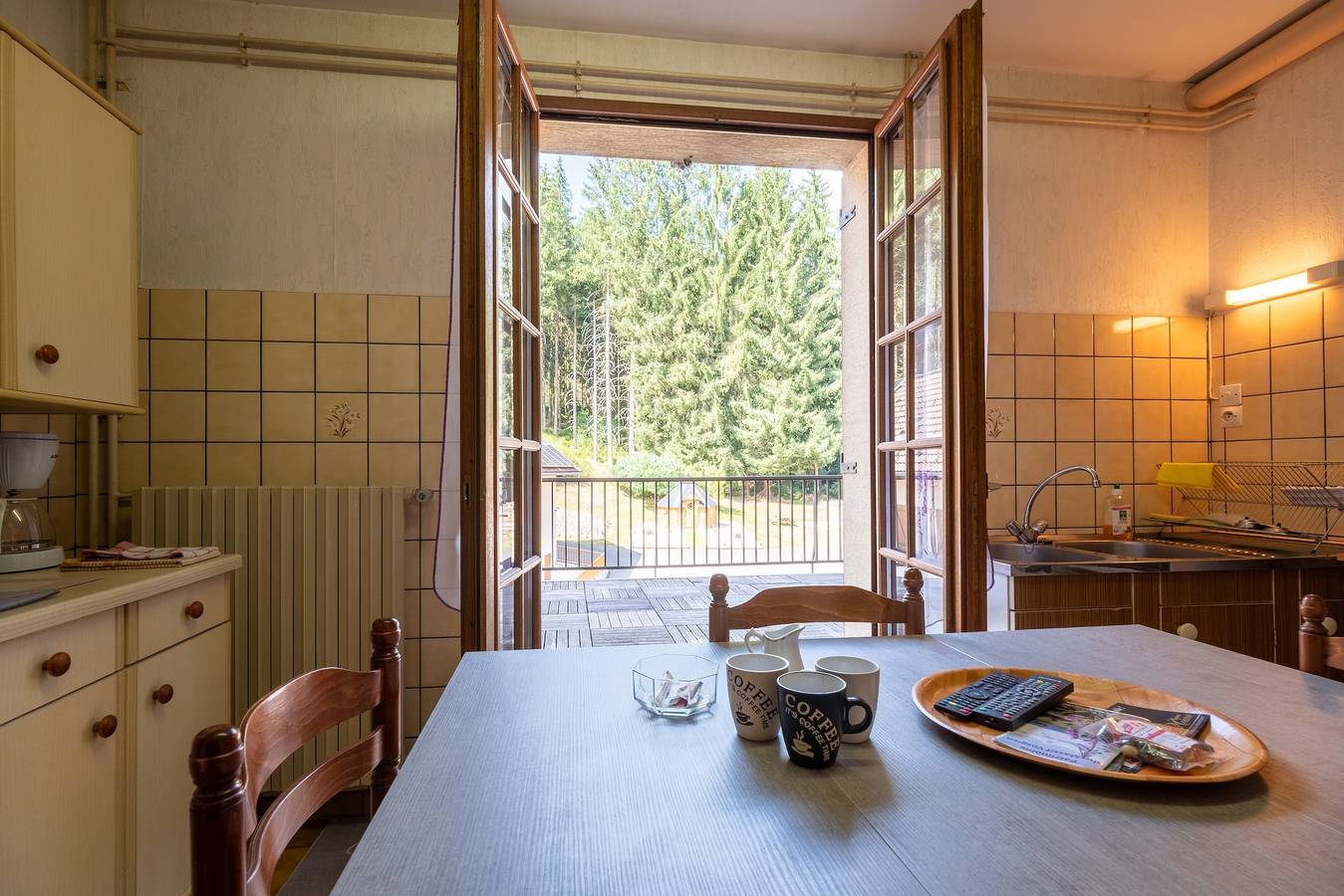 Ganze Wohnung, Apartment „La Petite Caille - 10“ mit Bergblick, privater Terrasse und Wlan in Plombières-les-Bains, Regionaler Naturpark Belchen der Vogesen