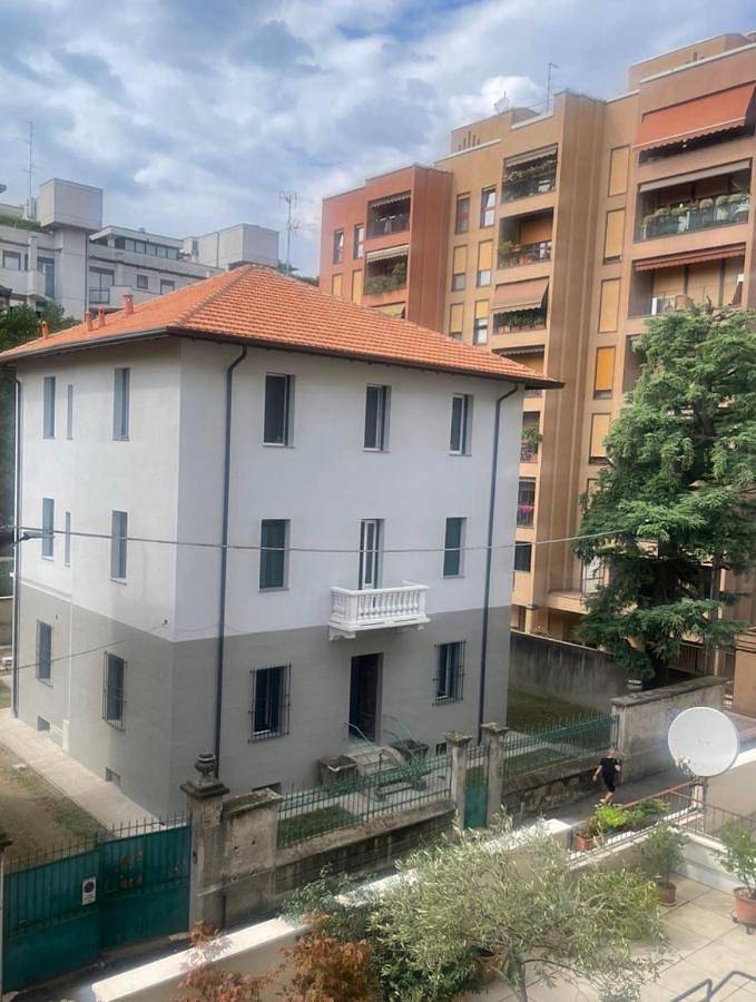 Casa vacanza per 9 persone, con Balcone e Giardino nonché Panorama a Saronno