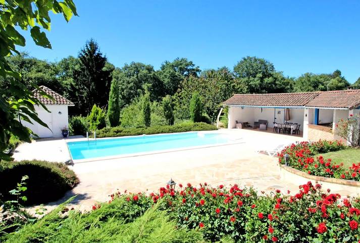 Gîte pour 6 personnes, avec piscine et jardin à Ambazac - 2