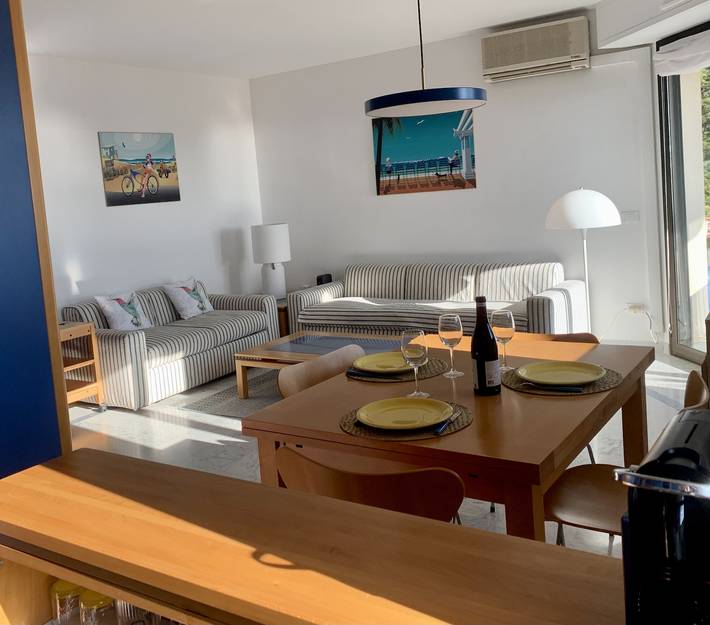 Gîte pour 4 personnes, avec terrasse, animaux acceptés dans Plage des Sablettes Est - 2