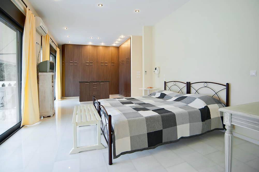 Private Sea Side Villa with Beach Front in Galaxidi, Phocis region