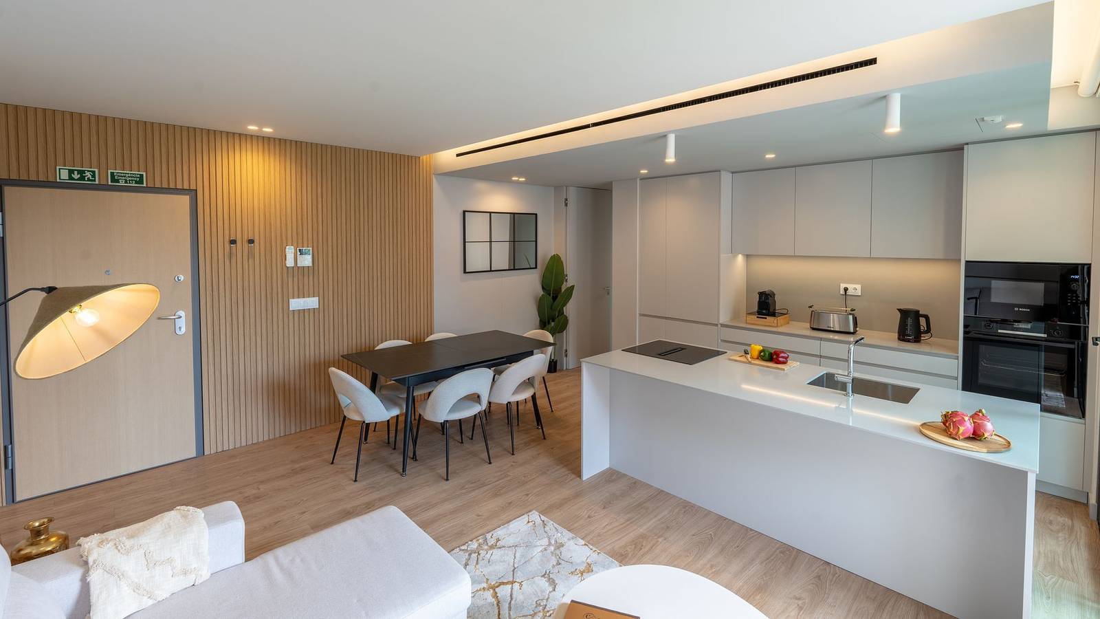 Ganze Wohnung, Ferienwohnung für 4 Personen mit Pool in Calheta, Madeira