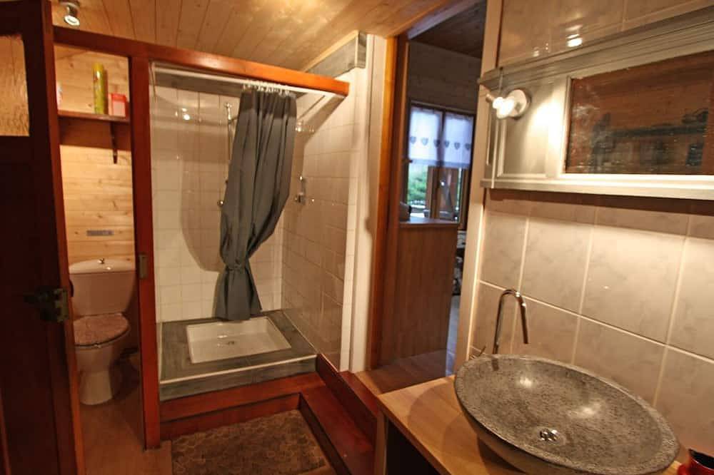 Charming Chalet with Nature Views, Near Colmar & Gérardmer, Ideal for 4, Free Wifi in Plainfaing, Parc naturel régional des Ballons des Vosges