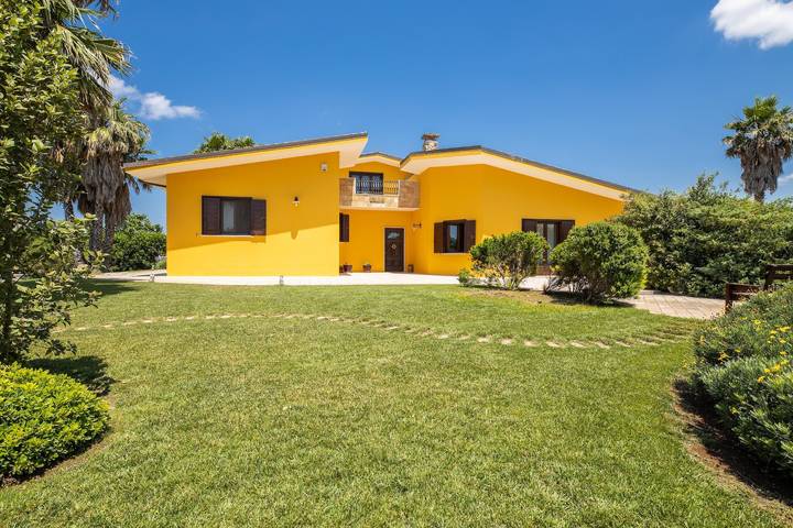 Location de vacances pour 12 personnes, avec balcon/terrasse et jacuzzi à Taviano - 4