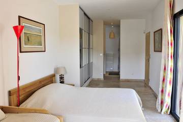 Holiday Rental for 10 People in Vaison-la-Romaine, Parc naturel régional du Mont-Ventoux, Photo 2