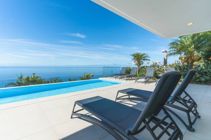 Villa für 13 Personen, mit Pool und Garten sowie Meerblick - 1