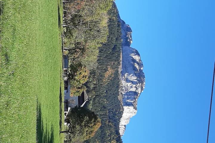 Gîte pour 2 personnes, avec terrasse et jardin à Dingy-Saint-Clair