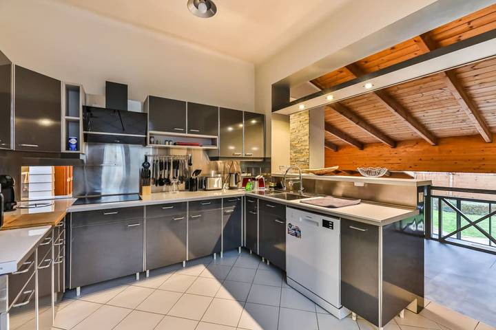 Location de vacances pour 10 personnes, avec Terrasse et Jardin ainsi que Bassin pour enfant et Piscine à Challans - 3