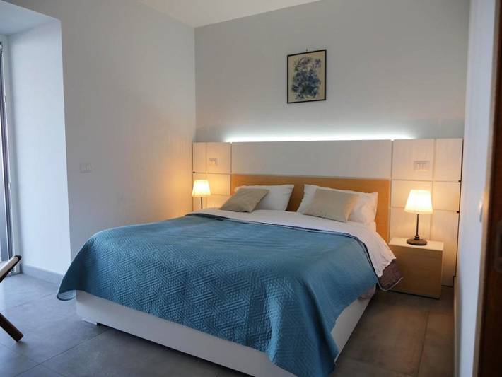 Ferienwohnung für 4 Personen, mit Balkon und Terrasse sowie Garten und Pool in Castellammare di Stabia