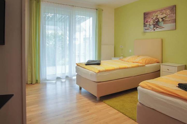 Ferienwohnung für 6 Personen, mit Terrasse und Garten sowie Sauna in Göppingen - 4