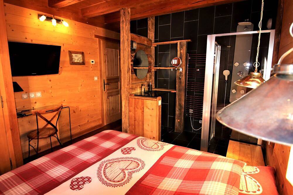 Chalet de prestige 18 people swimming pool jacuzzi sauna in Vars (station de ski), Vars