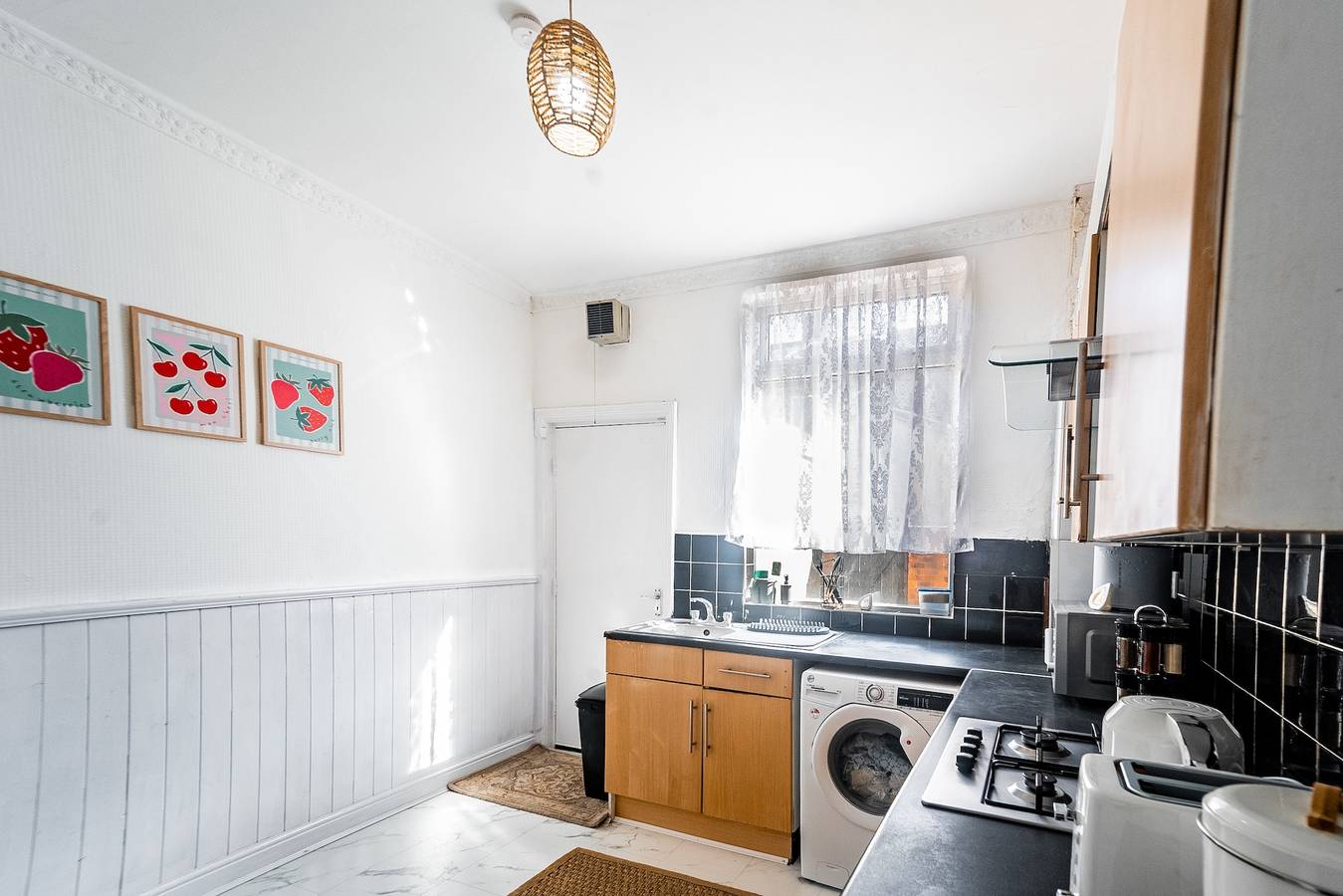 Stylish 2 Bedroom with Free Parking in Manchester, Greater Manchester