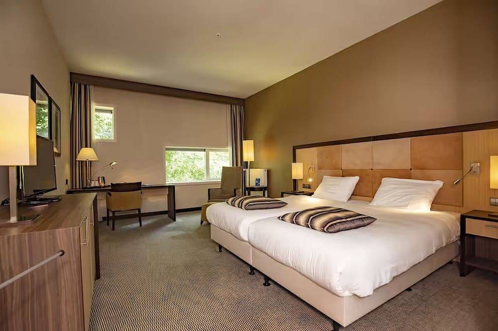 Peaceful Escape with Free Parking, Private Garden & Hiking Nearby in Provincie Utrecht