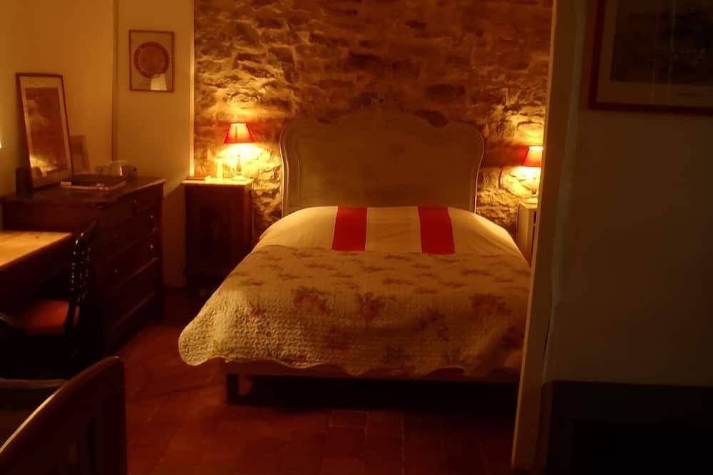 Gîte de 130 m2 situé à 20' de Beaune au 1er étage d'une maison ancienne in Écutigny, Région de Beaune