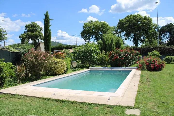 Casa de vacaciones para 4 personas, con piscina y jardín - 1