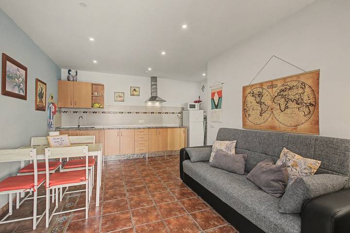 Ganze Wohnung, Ferienhaus 'P Armonia Rural' mit Meerblick, Terrasse, Gemeinschaftspool und WLAN in Granadilla de Abona, Teneriffa Süd