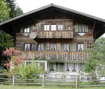 Hütte für 4 Personen, mit Ausblick und Garten in Kandersteg