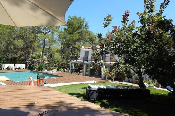 Location de vacances pour 8 personnes, avec jardin à Saint-Gély-du-Fesc