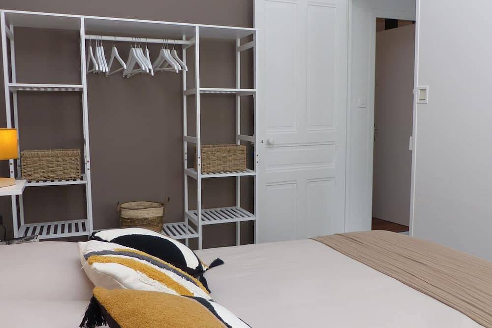 Charming house on the quays of St Goustan in Auray, Côte des Mégalithes