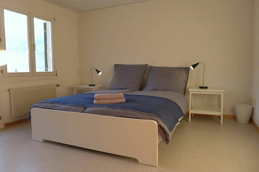 Ganze Wohnung, Schöne Wohnung für 7 Leute mit  W-Lan, Tv, Terrasse, Panoramablick und Parkplatz in Brienz, Berner Oberland